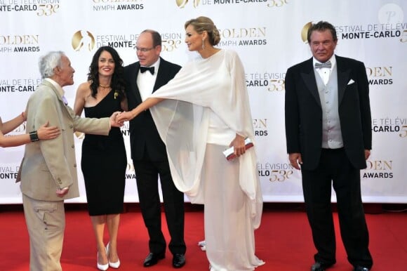 Robin Tunney, Albert de Monaco ainsi que Adriana Karembeu à la cérémonie de remise de récompenses du 53e Festival de Télévision de Monte-Carlo au Grimaldi Forum, le 13 juin 2013.