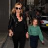 Kate Moss et sa fille Lila Grace à Londres, le 8 mai 2013.