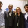Andrea Bocelli félicité dans sa loge par ses fils Amos et Matteo ainsi que Sharon Stone, le 10 juin 2013 après son concert à l'Hollywood Bowl, à Los Angeles.