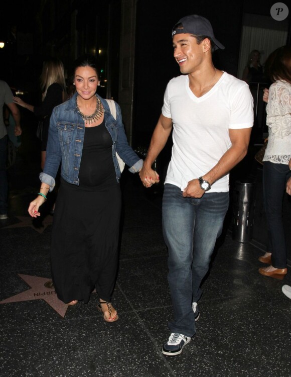 Mario Lopez de sortie avec sa femme Courtney à West Hollywood le 14 juin 2013.