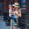La superbe Miranda Kerr et son fils Flynn se baladent dans les rues de New York le 18 juin 2013