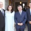 Le roi Abdullah II de Jordanie avec sa nièce la princesse Ayah, au bras de son père le prince Feisal, et son compagnon Mohammed Halawani. La cour royal hachémite a annoncé le 8 juin 2013 les fiançailles du jeune couple.