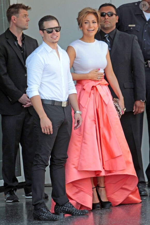 Jennifer Lopez et son petit Casper Smart à la remise de l'étoile de Jennifer Lopez sur le "Walk of Fame" à Hollywood, le 20 juin 2013.