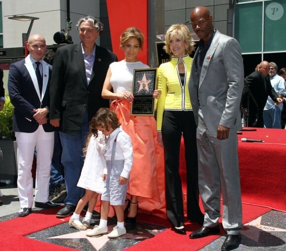 Keenan Ivory Wayans, Jane Fonda, Jennifer Lopez, Gregory Nava, Pitbull à la remise de l'étoile de Jennifer Lopez sur le "Walk of fame", à Hollywood le 20 juin 2013.