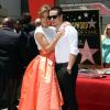 Jennifer Lopez et son petit ami Casper Smart à la remise de son étoile sur le "Walk of fame", à Hollywood le 20 juin 2013.