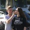 Nick Carter et sa fiancée Lauren Kitt dans les rues de Los Angeles, le 19 juin 2013.