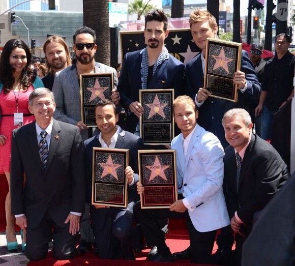 AJ McLean, Howie Dorough, Kevin Richardson, Nick Carter et Brian Littrell de Backstreet Boys reçoivent leur étoile à Hollywood, le 22 avril 2013.