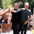  Exclusif - Le groupe anglais One Direction acclamé par leurs fans devant leur hôtel à Atlanta, le 21 juin 2013. 
