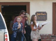 Miley Cyrus : Pourtant en plein divorce, ses parents plus proches que jamais