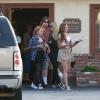 Billy Ray Cyrus et sa future ex-femme Tish, particulièrement proches lors d'une sortie au restaurant avec leur fille Noah, à North Hollywood, le 23 juin 2013.