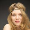 Léa Seydoux prend la pose pour soutenir le "Bracelet Magic" de Claudie Pierlot. Juin 2013.