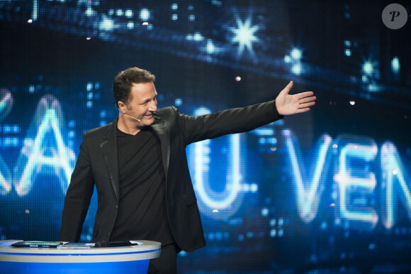 L'animateur Arthur sur le plateau de Vendredi, tout est permis sur TF1