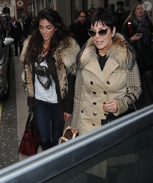 Rob Kardashian, sa nouvelle petite amie Naza Jafarian et sa mère Kris Jenner à Londres, le 4 avril 2013. Ils sont allés faire du shopping puis se sont rendus à la gare pour prendre l'Eurostar direction Paris.