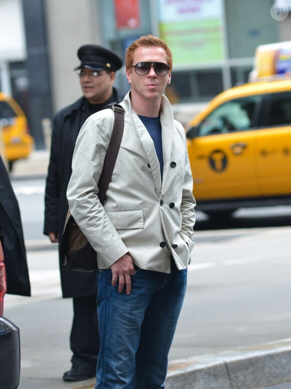 Damian Lewis se promène dans les rues de New York, le 9 mai 2013.