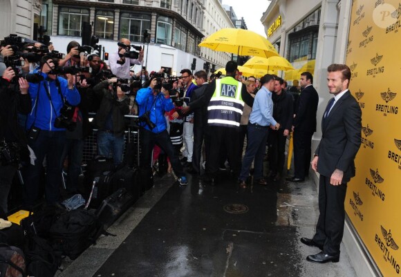 David Beckham remplie sa mission d'ambassadeur pour Breitling en assistant à l'inauguration de la nouvelle boutique de la marque, située au 130 New Bond Street. Londres, le 27 juillet 2013.