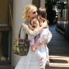 Exclusif - Sarah Michelle Gellar et sa fille Charlotte Prinze se baladent à Los Angeles, le 15 juin 2013.