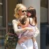 Exclusif - Sarah Michelle Gellar et sa fille Charlotte Prinze à Los Angeles, le 15 juin 2013.