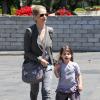 Exclusif - Sarah Michelle Gellar emmène sa fille Charlotte à son cours de gym à Los Angeles, le 17 avril 2013.