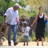 Exclusif - Sandra Bullock et son fils Louis à Los Angeles, le 28 juin 2013.