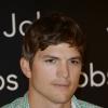 L'acteur américain Ashton Kutcher lors du photocall du film "Jobs" à Paris le 1er juillet 2013