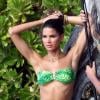 Exclusif - Le mannequin brésilien Raica Oliveira en pleine séance photo pour "Victoria's Secret" à Hawaii, le 28 juin 2013.