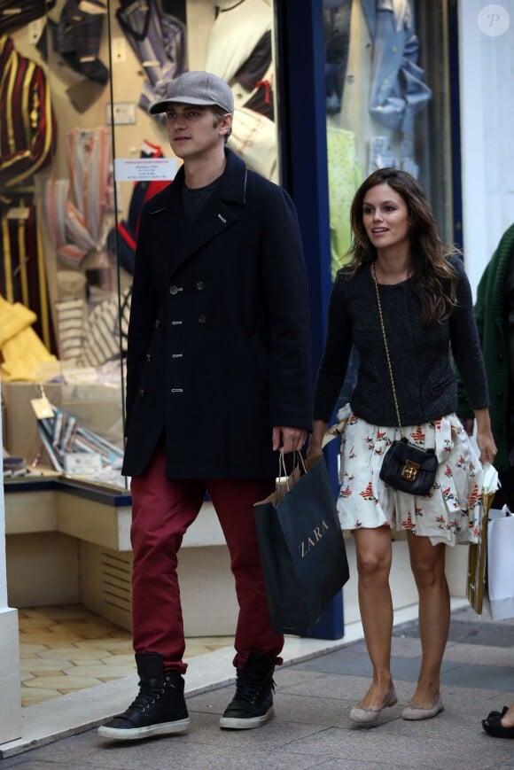 Rachel Bilson et Hayden Christensen font du shopping rue d'Antibes à Cannes, le 19 mai 2013