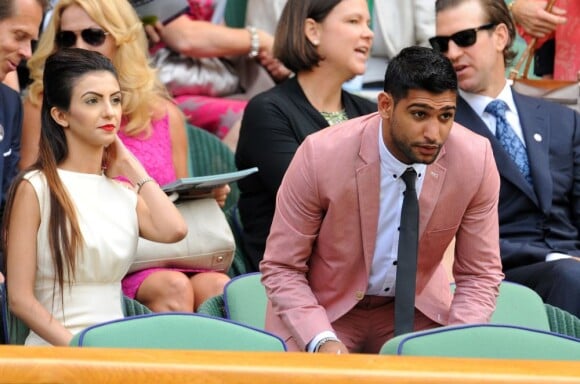 Amir Khan et son épouse Fayarl dans la loge royale à Wimbledon au All England Lawn Tennis and Croquet Club le 5 juillet 2013