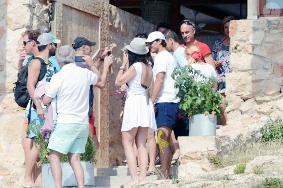 Rafael Nadal sur l'île de Formentera lors d'un déjeuner avec ses amis pendant ses vacances le 29 juin 2013