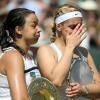 Marion Bartoli et son adversaire Sabine Lisicki lors de la finale de Wimbledon. Londres, le 6 juillet 2013.