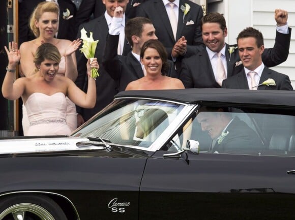 La star de de 24 Heures chrono Elisha Cuthbert a épousé la star de hockey Dion Phaneuf lors d'une cérémonie qui s'est déroulée samedi 6 juillet, sur l'Île-du-Prince-Edouard, dans l'est-canadien.