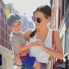 Miranda Kerr et son fils Flynn à Chelsea, à New York, le 8 juillet 2013.