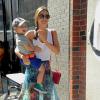 Miranda Kerr et son fils Flynn à Chelsea, à New York, le 8 juillet 2013.