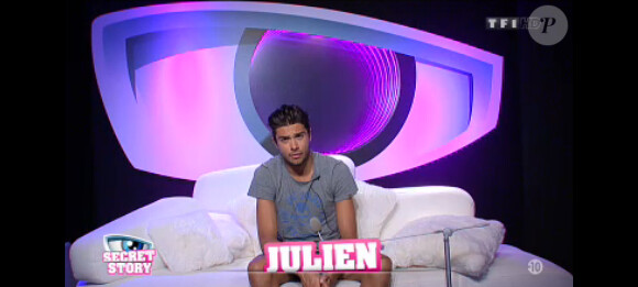 Julien, finaliste, n'est pas peu fier de son coup (Quotidienne Secret Story 7 du mardi 9 juillet 2013)
