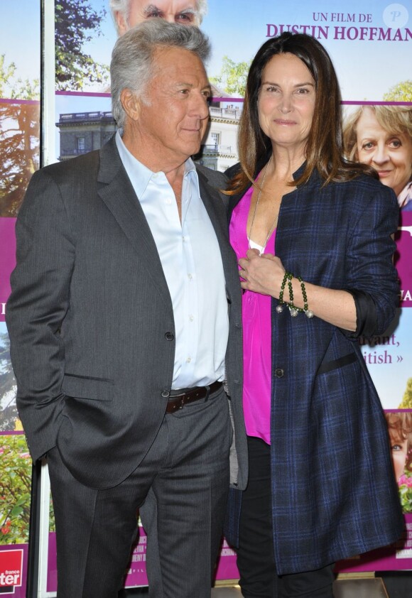 Dustin Hoffman et sa femme Lisa Hoffman lors de l'avant-première du film "Quartet" à Paris, le 26 mars 2013