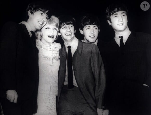 Marlene Dietrich et les Beatles en 1963.