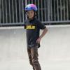 Les enfants de Victoria et David Beckham font du Skate Board à Los Angeles en juin 2013