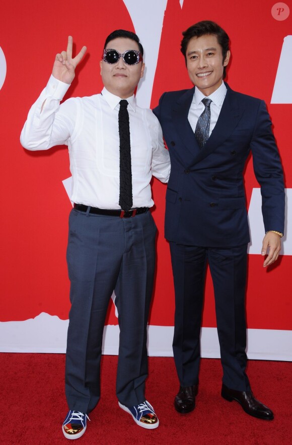 Psy et Byung-hun Lee lors de l'avant-première du film Red 2 à Los Angeles le 11 juillet 2013