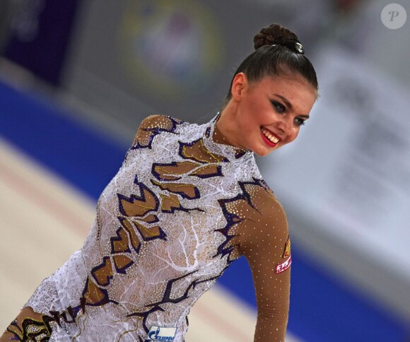Alina Kabaeva lors des championnats du monde de gymnastique par équipe le 19 septembre 2007 à Patras