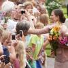 Le public était en nombre au rendez-vous... La princesse Victoria de Suède fêtait son 36e anniversaire le 14 juillet 2013 à Solliden, la résidence royale sur l'île d'Öland, en compagnie du roi Carl XVI Gustaf, de la reine Silvia, du prince Daniel et de leur fille la princesse Estelle, qui a encore une fois charmé le public.