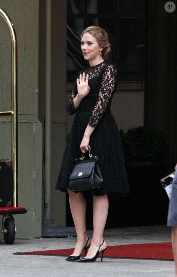 Scarlett Johansson pendant le tournage d'une publicité Dolce & Gabbana dirigée par Martin Scorsese à New York, le 13 juillet 2013.