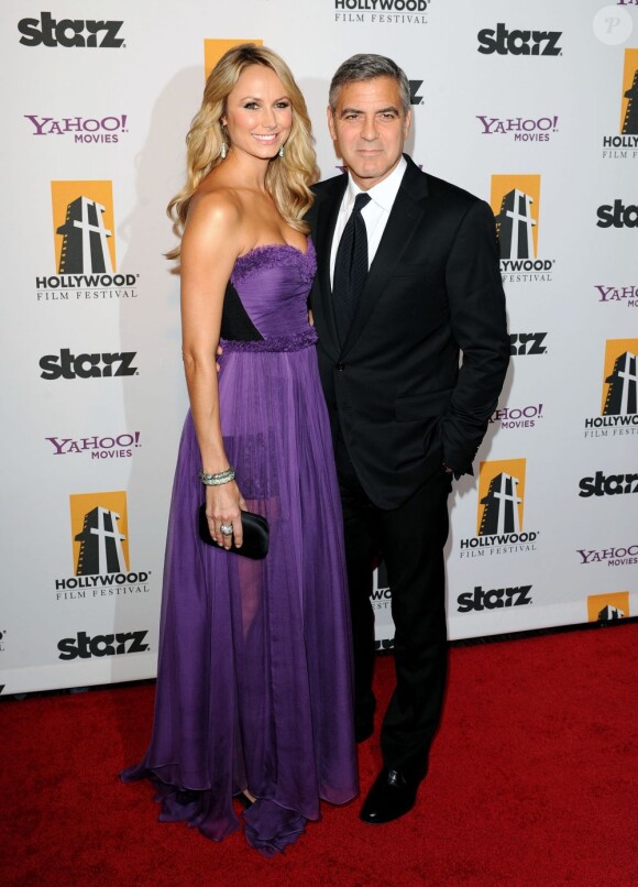 George Clooney et Stacy Keibler lors des Hollywood Film Awards Gala à Los Angeles le 24 octobre 2011
