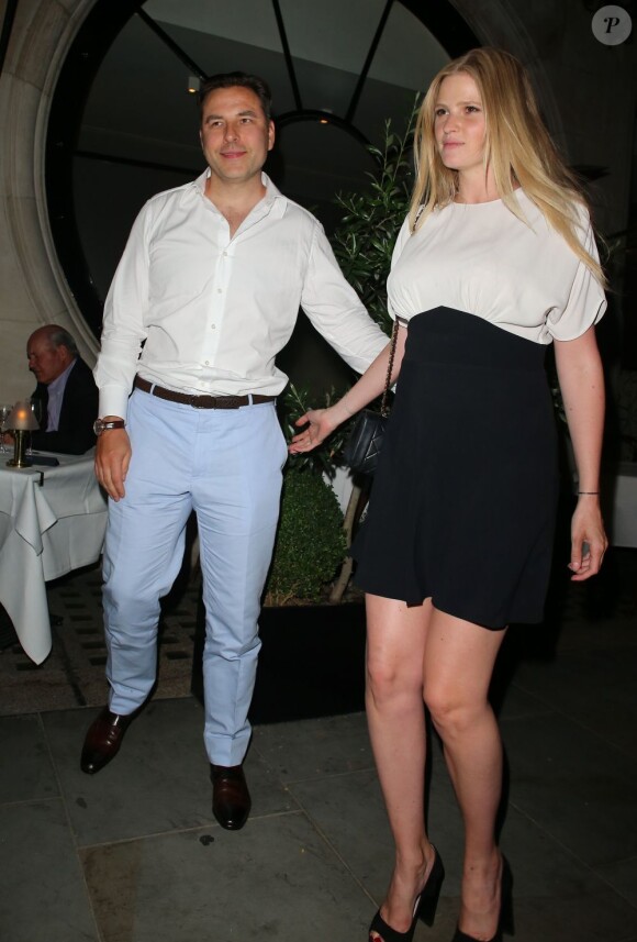 David Walliams et Lara Stone vont dîner au restaurant à Londres, le 16 juillet 2013.