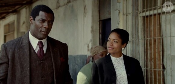 Idris Elba et Naomie Harris dans Mandela: Long Walk to Freedom.