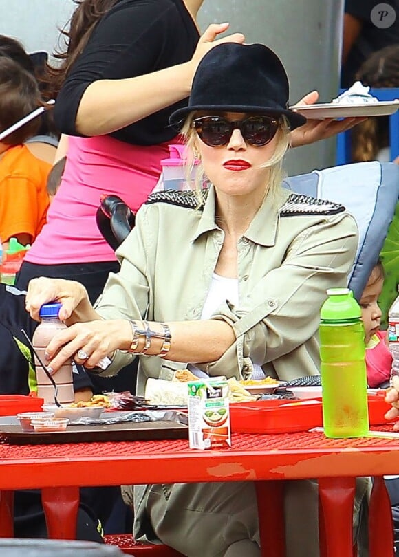 Gwen Stefani passant la journée avec ses parents et ses fils Kingston et Zuma, à Los Angeles le 20 juillet 2013.
