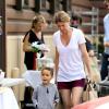 Ellen Pompeo et sa fille Stella au naturel dans les rues de Los Angeles, le 20 juillet 2013.
