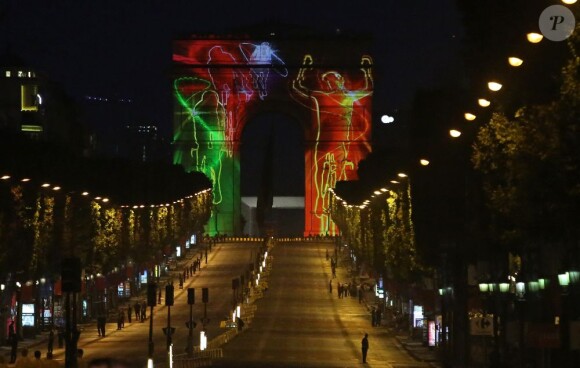 L'Arc de Triomphe attend l'arrivée du Tour de France, le 21 juillet 2013 à Paris