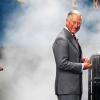 Le prince Charles en visite à York, dans le Yorkshire, le 22 juillet 2013 pour le 75e anniversaire du record de vitesse de la locomotive Mallard. Loin de Londres, alors que Kate Middleton est en plein travail pour lui donner son premier petit-enfant...