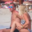 Le joueur de football Maxi Lopez en vacances avec son épouse Wanda Nara à Formentera en Espagne le 21 juillet 2013.