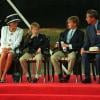 Le prince Charles de Galles et la princesse Diana avec leurs fils les princes Harry et William lors de célébrations en août 1995