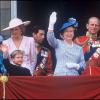 Diana, William et Harry avec la famille royale au balcon de Buckingham pour le 65e anniversaire de la reine Elizabeth II, le 21 avril 1989